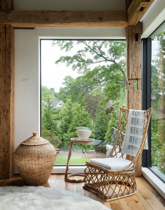 Oculus side table featured with other pieces of furniture 